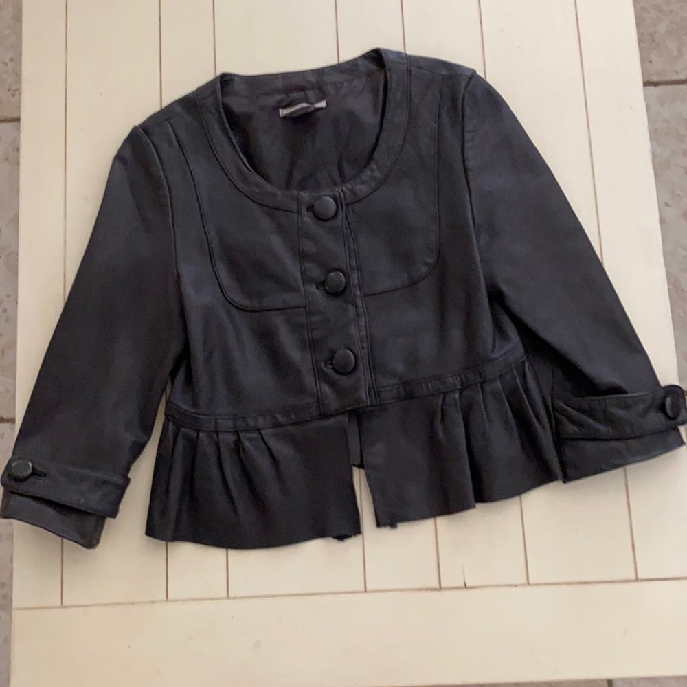 Women’s leather jacket. Shorty style.size 4